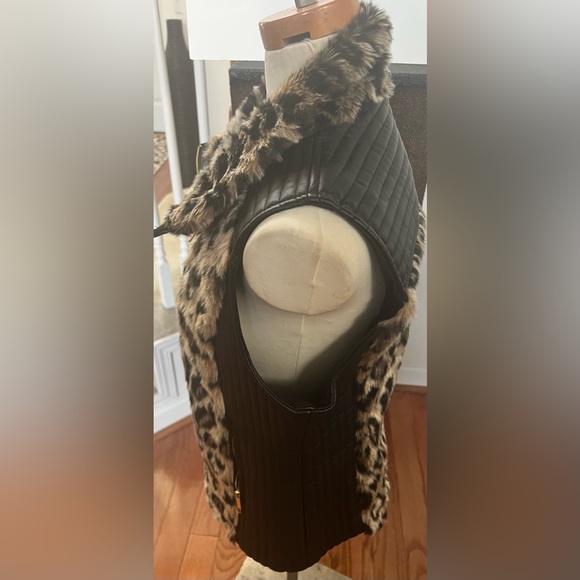 Women’s faux leather and fur vest - Picture 3 of 8